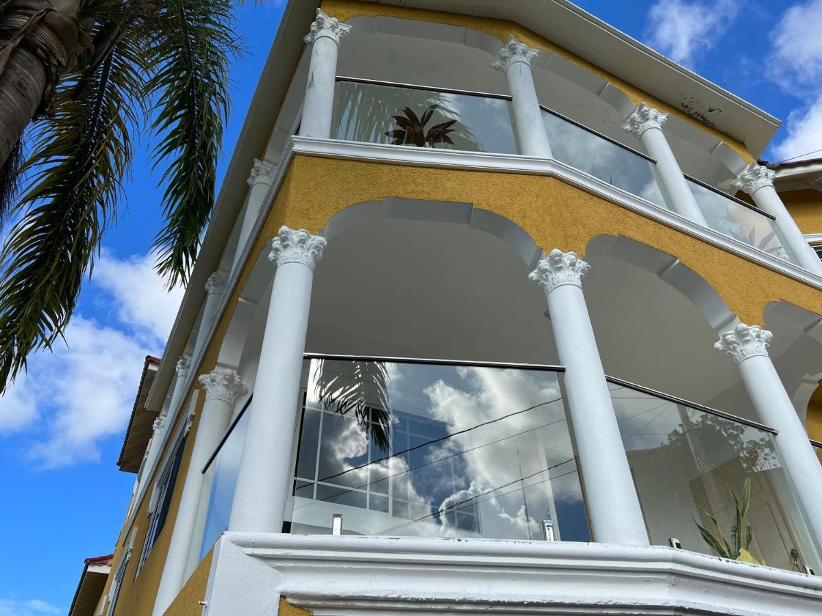 Hill View Vacational Rental Runaway Bay Exteriér fotografie